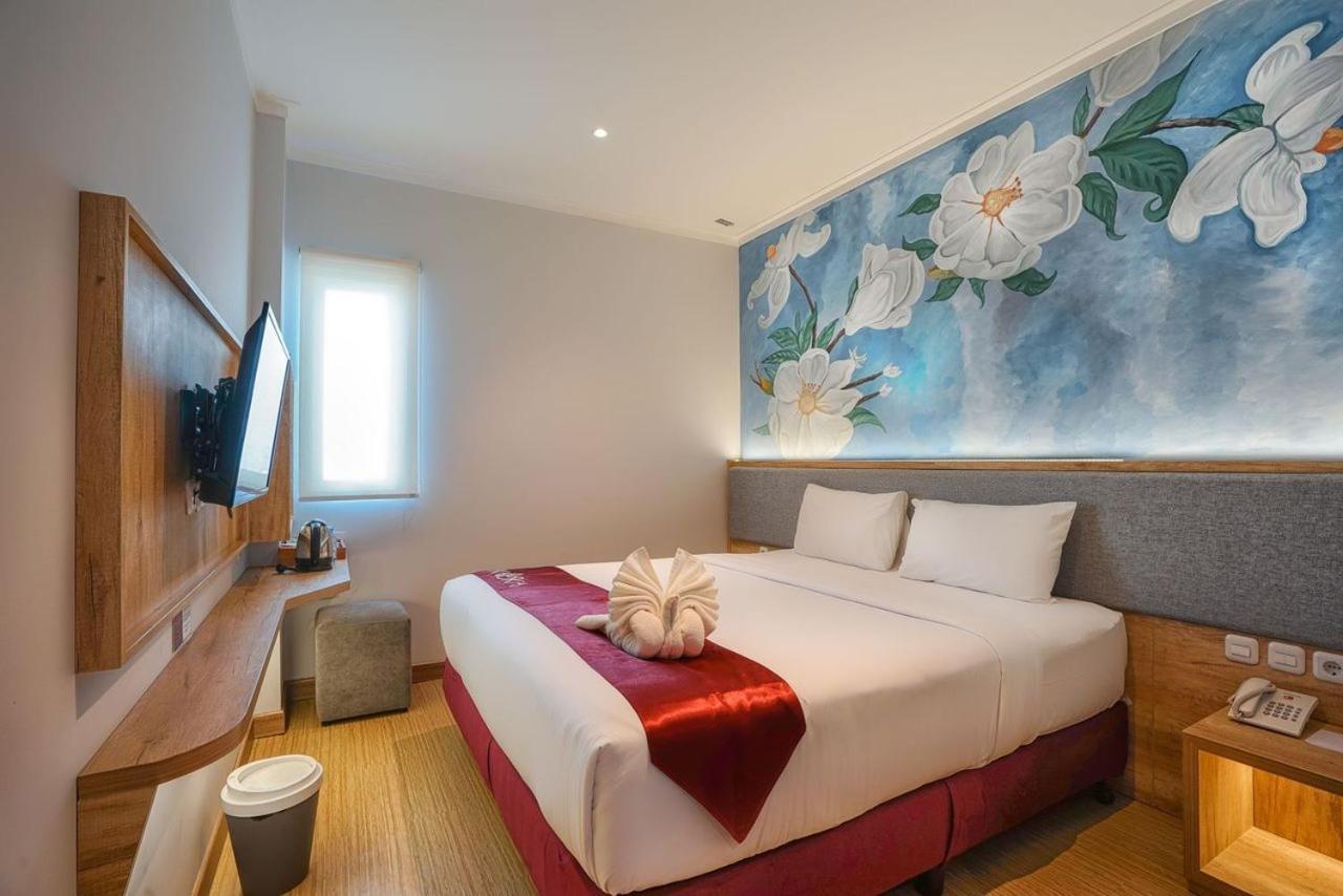 Kaloka Airport Hotel Sumbawa Besar Екстер'єр фото