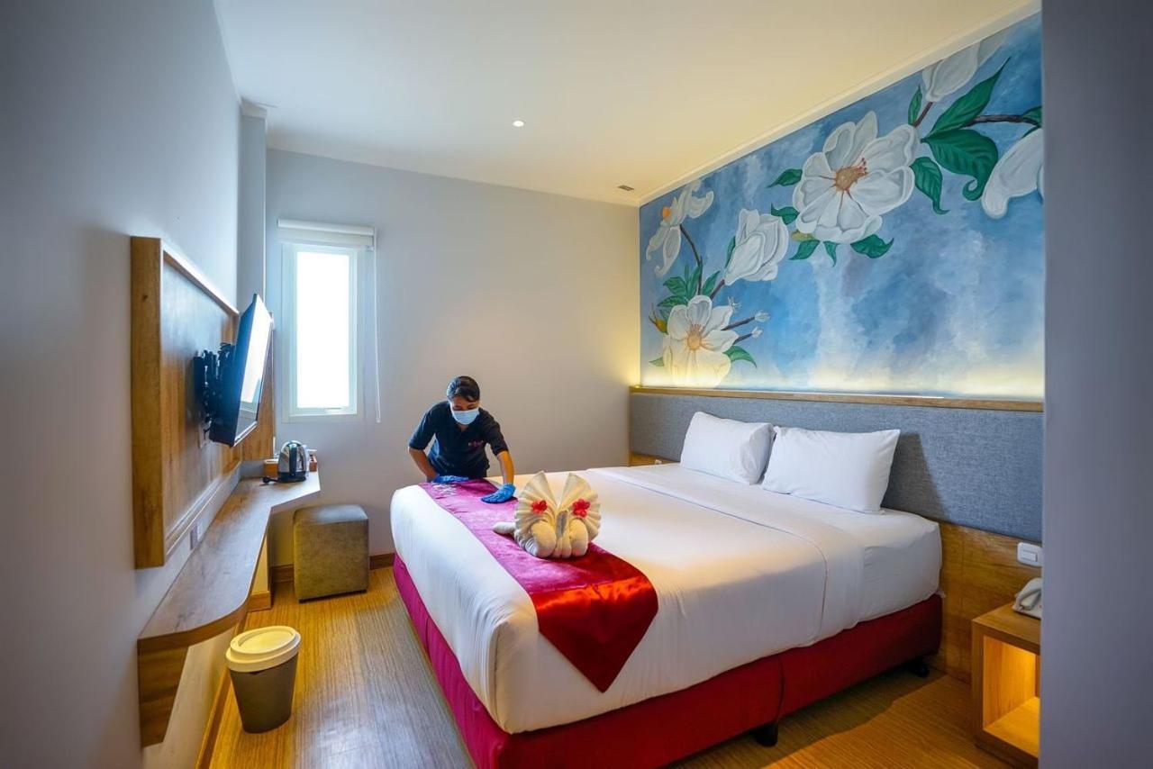 Kaloka Airport Hotel Sumbawa Besar Екстер'єр фото