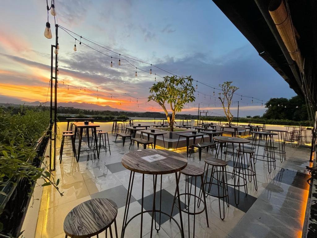 Kaloka Airport Hotel Sumbawa Besar Екстер'єр фото