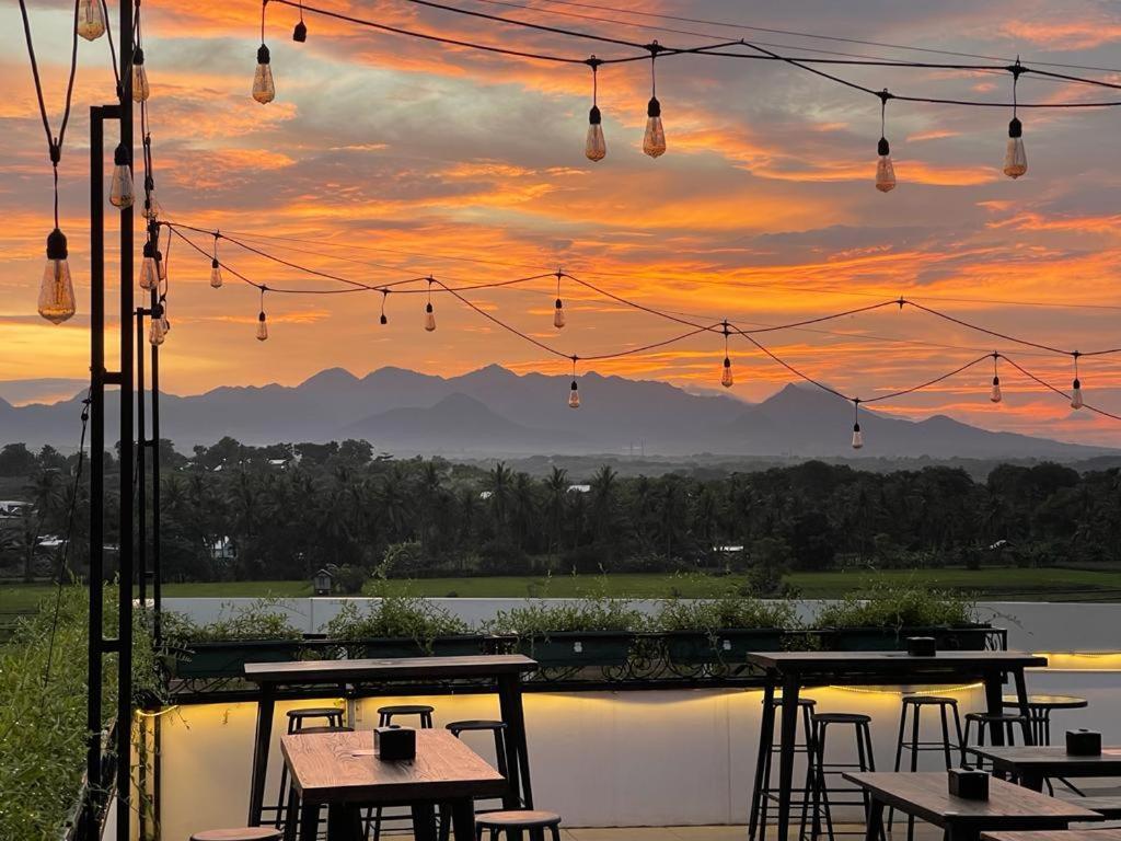 Kaloka Airport Hotel Sumbawa Besar Екстер'єр фото