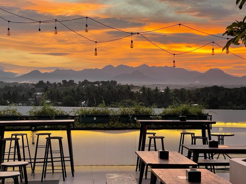 Kaloka Airport Hotel Sumbawa Besar Екстер'єр фото