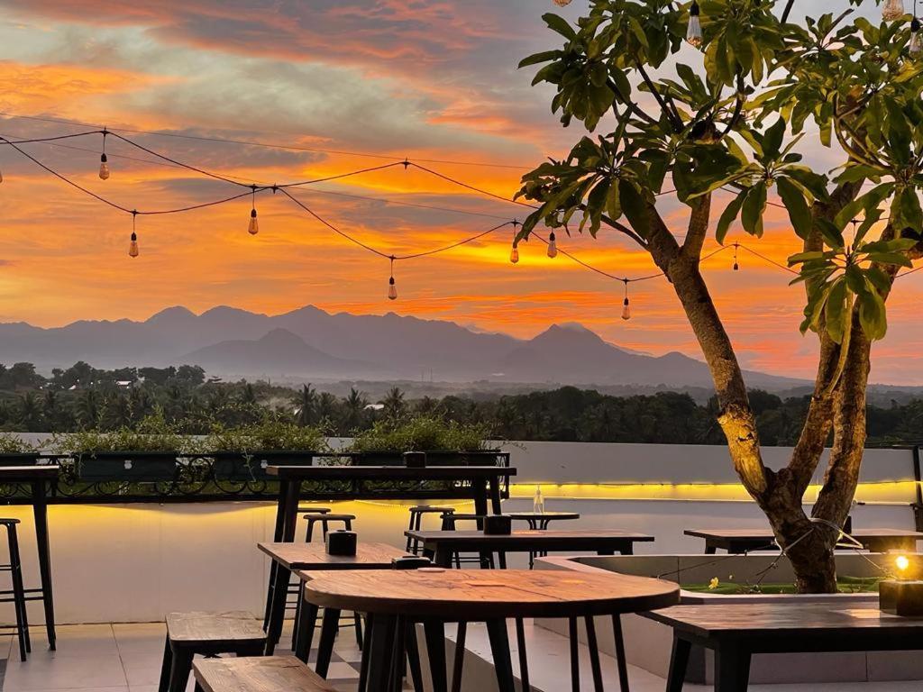 Kaloka Airport Hotel Sumbawa Besar Екстер'єр фото