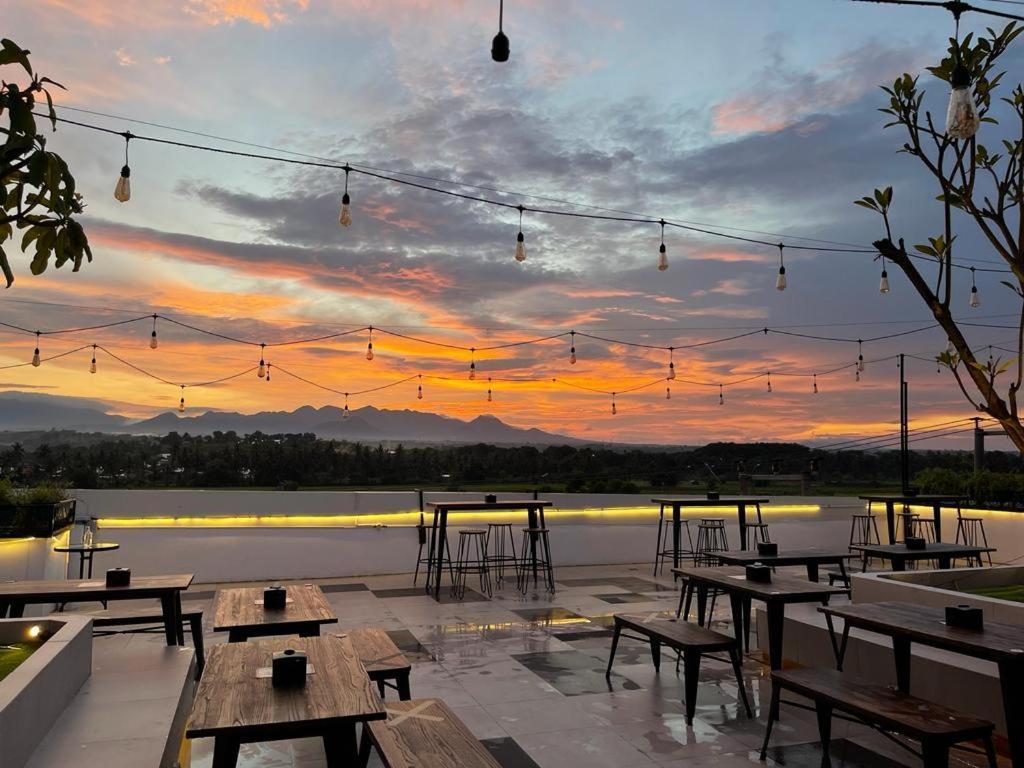 Kaloka Airport Hotel Sumbawa Besar Екстер'єр фото