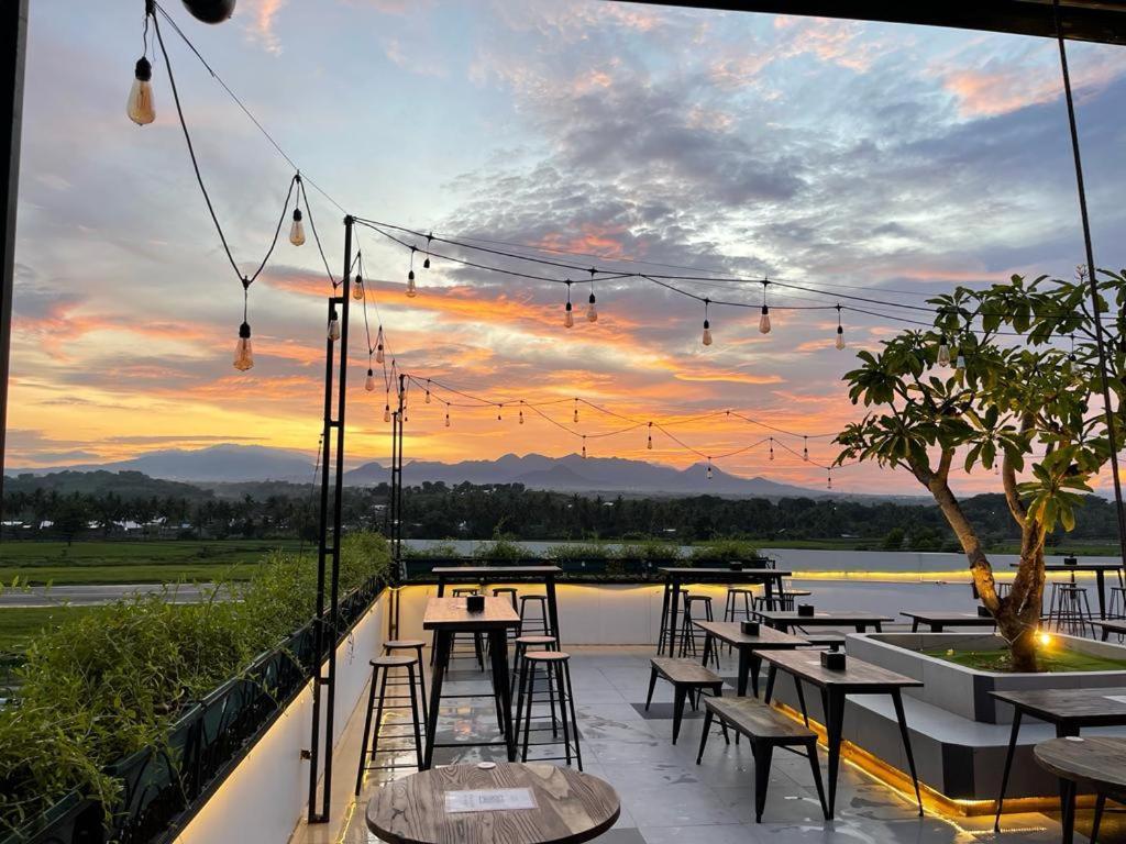 Kaloka Airport Hotel Sumbawa Besar Екстер'єр фото