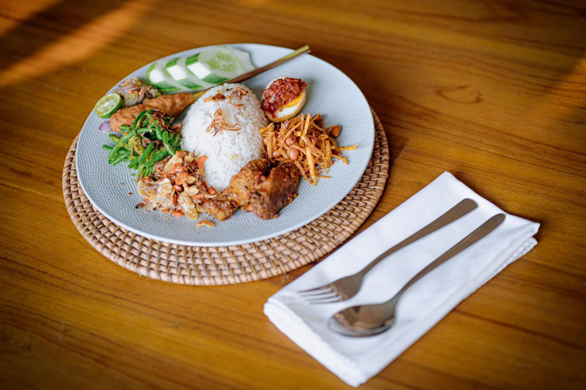 Kaloka Airport Hotel Sumbawa Besar Екстер'єр фото