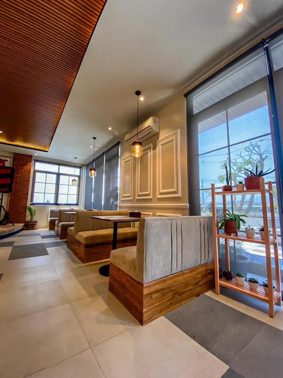 Kaloka Airport Hotel Sumbawa Besar Екстер'єр фото