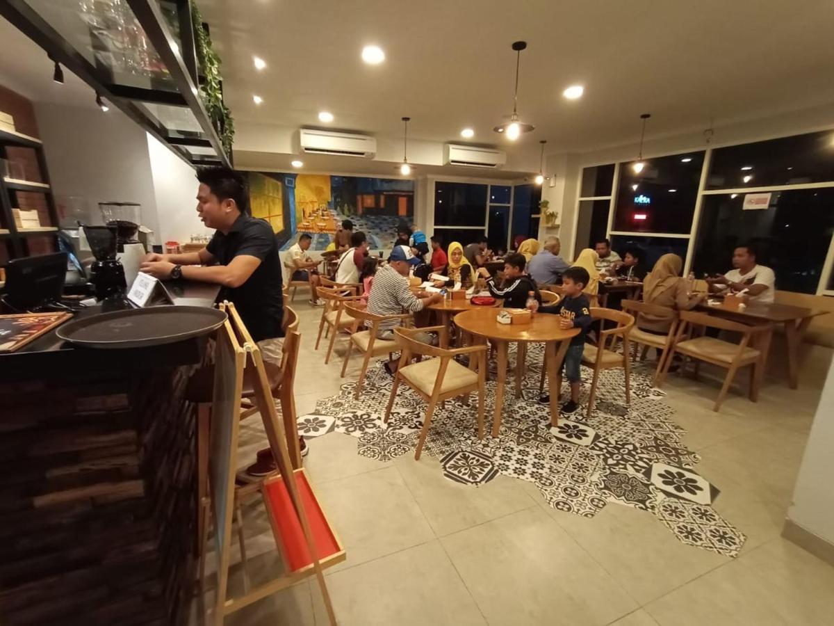 Kaloka Airport Hotel Sumbawa Besar Екстер'єр фото