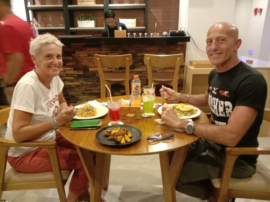 Kaloka Airport Hotel Sumbawa Besar Екстер'єр фото